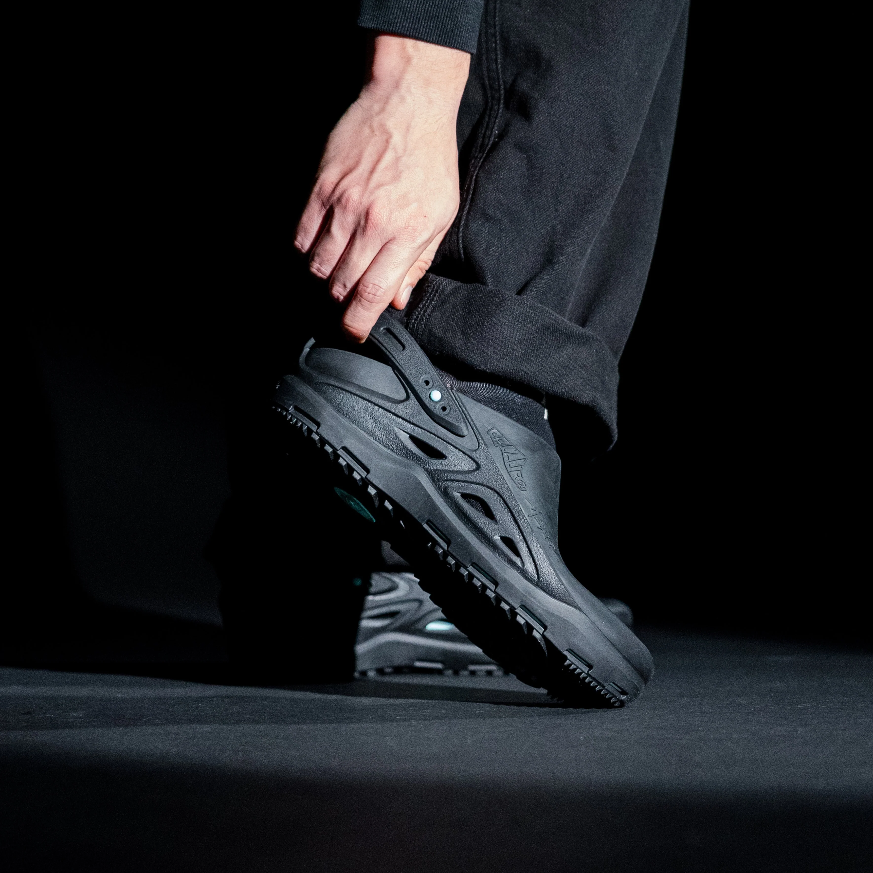 Calzuro Eco-Rebel Total Black - Image 3