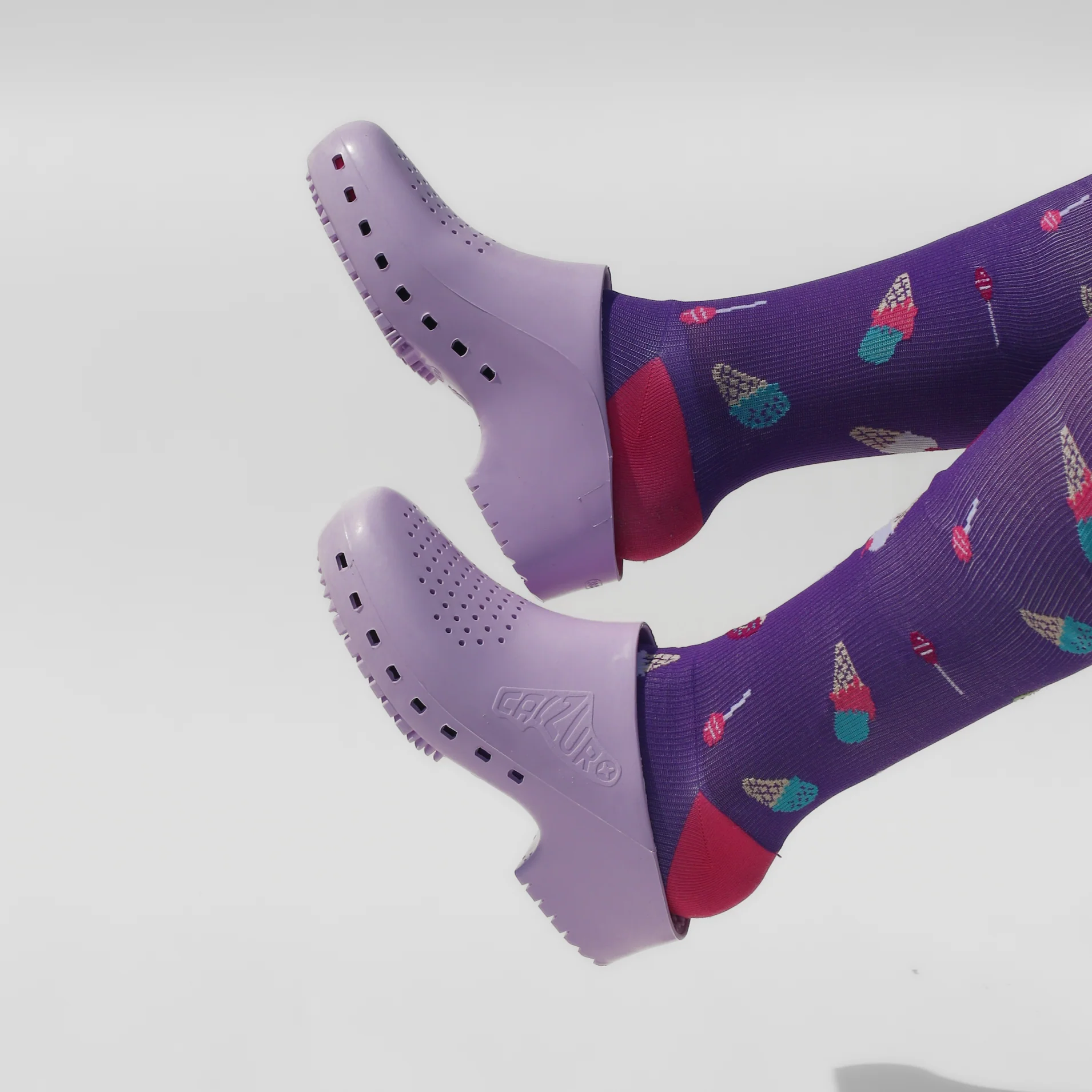 Calzuro Classic With Holes Lavender - Image 3